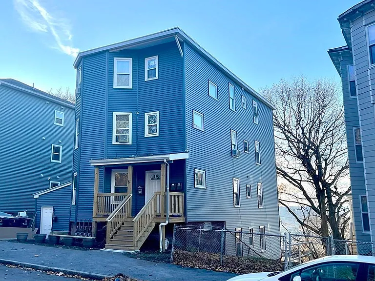 81 Merrifield St #4 — Photo 8