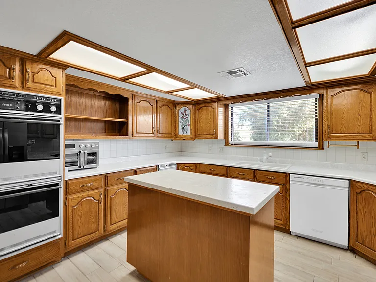 5576 W Rochelle Ave #24C24C — Photo 11