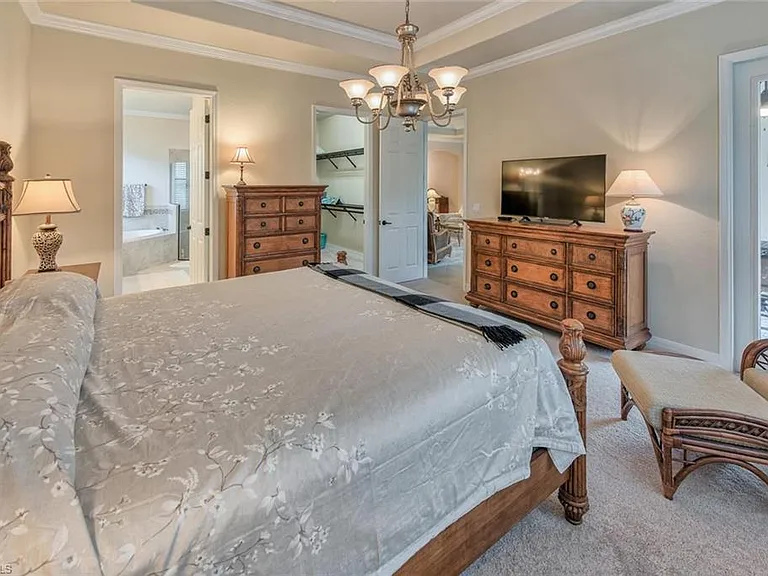 9387 Vercelli Ct — Photo 10