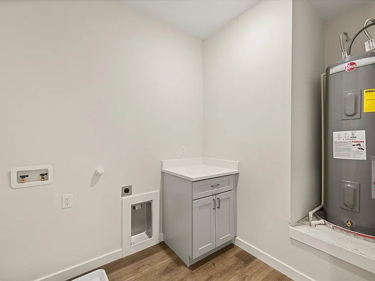 597 Galt Dr — Photo 17