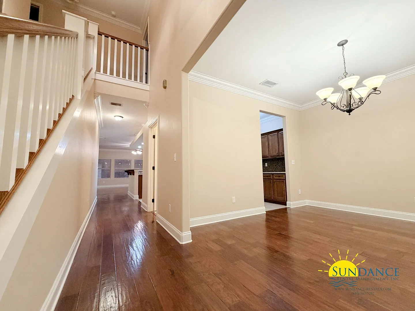 Stunning 4 Bedroom Home in Downtown FWB! — Photo 2