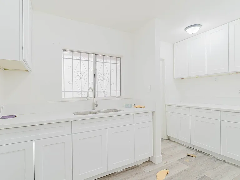 5257 Fountain Ave — Photo 8
