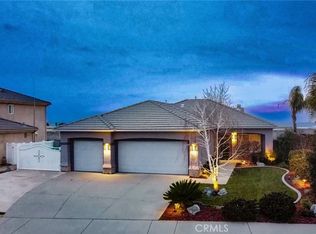 958 Cottonwood Dr, Calimesa, CA 92320