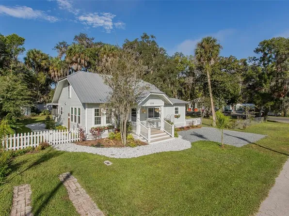 220 NE 2nd Ave, Crystal River, FL 34429