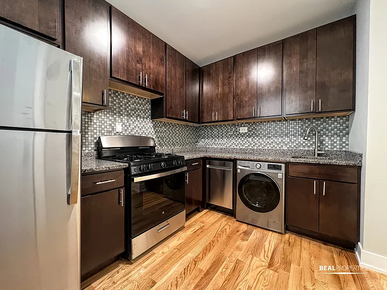 4421-27 N Wolcott Ave — Photo 17