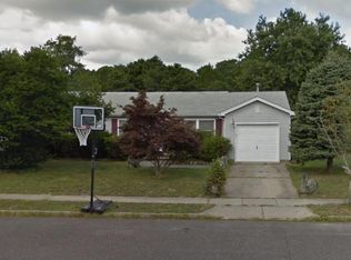 9 Navajo Dr, Waretown, NJ 08758