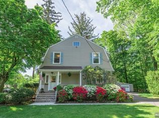 61 Grove Ave, Glen Rock, NJ 07452