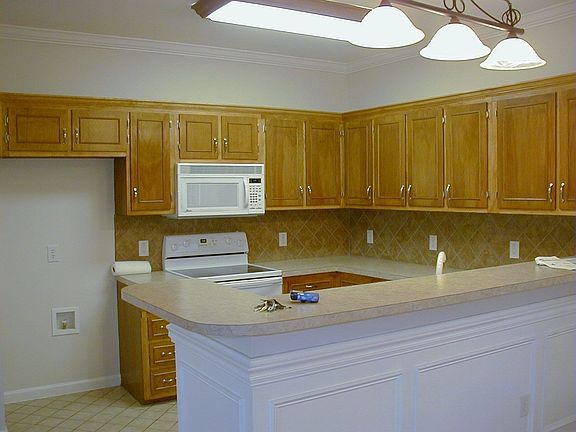 Kitchen with lots of cabinets