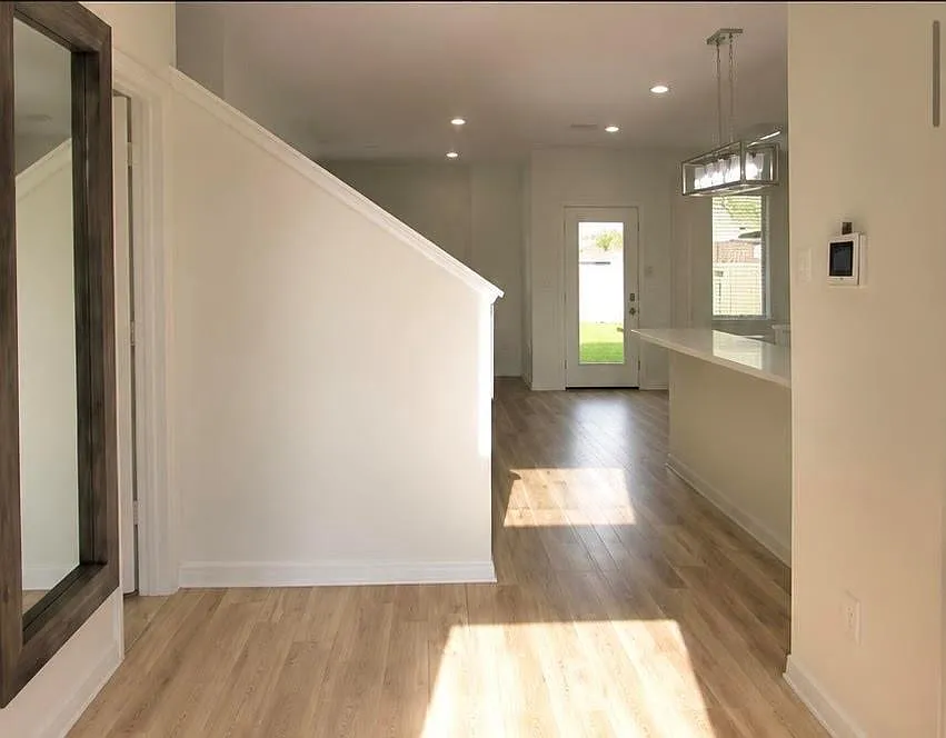 4 bed, 2.5 bath, 2233 sqft, $2,395 — Photo 2
