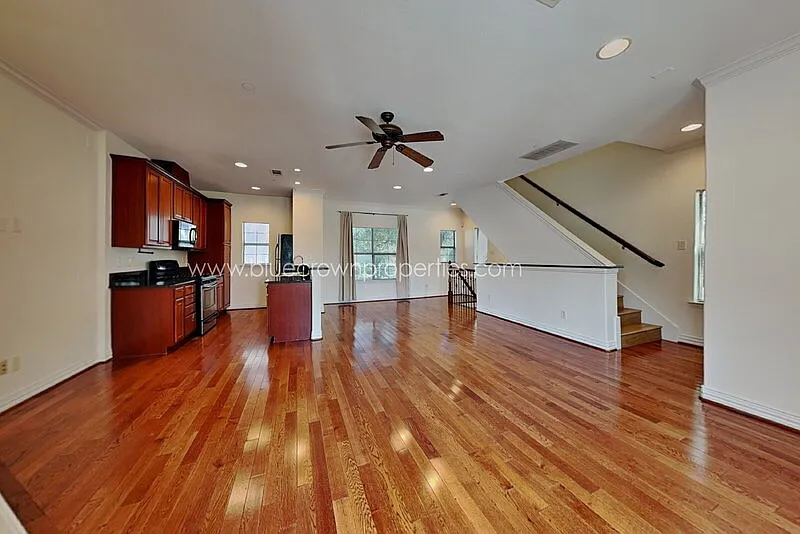 2 bed, 2.5 bath, 1227 sqft, $3,295 — Photo 2