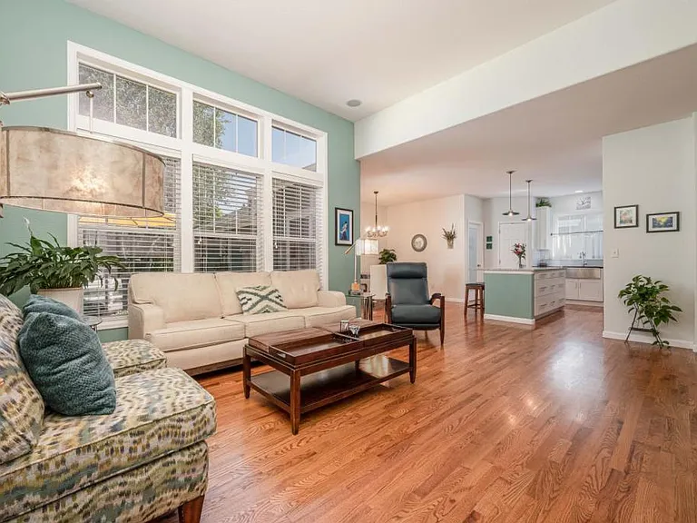 4220 Ravenna Pl — Photo 10