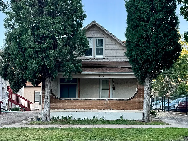 204 W 15th St — Photo 1