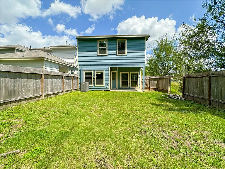 105 Camelot Place Ct — Photo 2