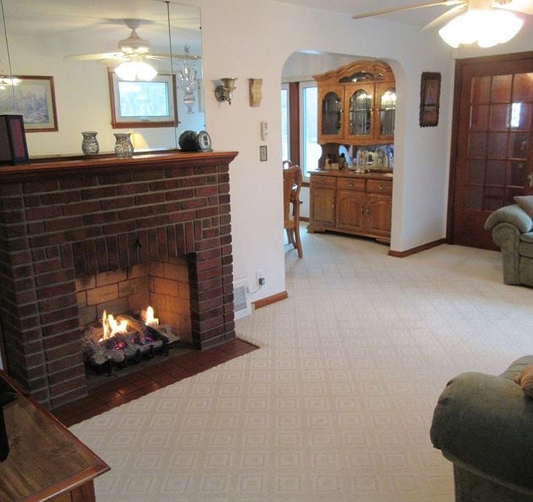 1st image of 3158 W 162nd St
