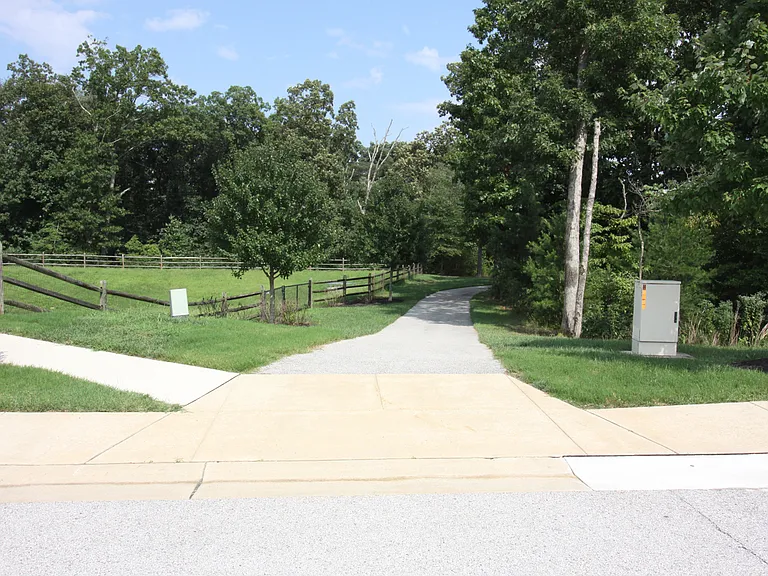 7568 Stonehouse Run Dr — Photo 27