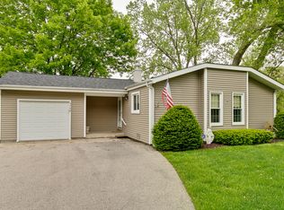 5708 Fox Lake Rd, McHenry, IL 60051