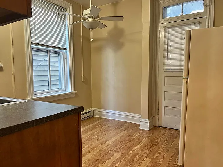 116 Locust St #5 — Photo 4