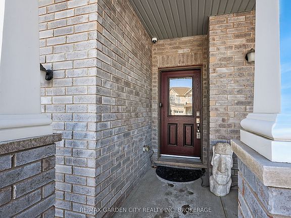 4th image of 4 Riley Ave