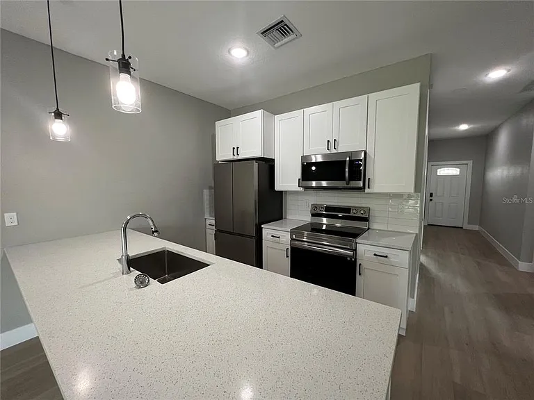 12128 Henley Ave — Photo 2