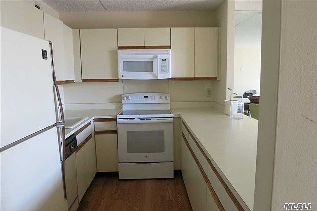 1st image of 800 Willis Ave