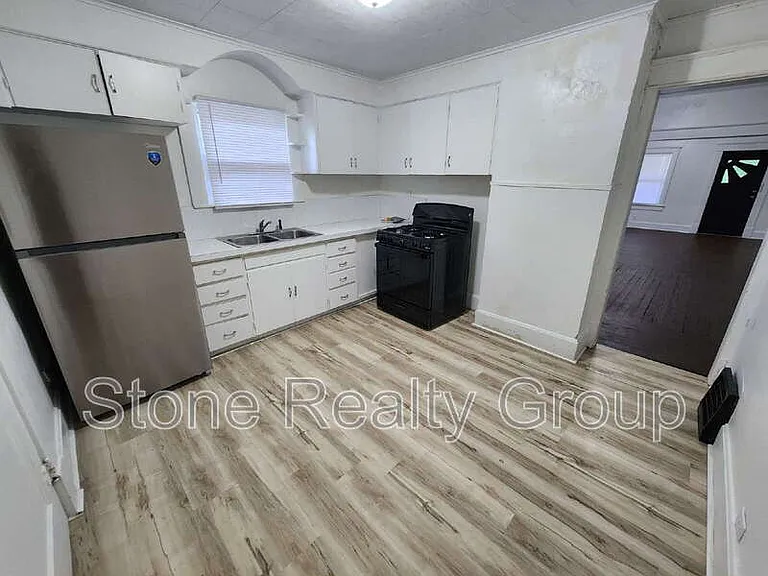 1659 2nd Ave — Photo 4