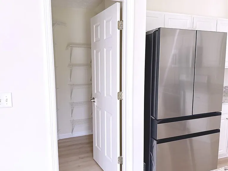3361 Shallowford Green Dr — Photo 8