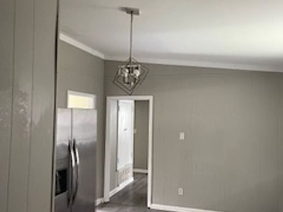 5th image of 120 Emerite Dr