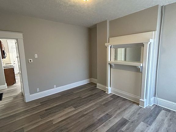 3rd image of 409-419 E Welch Ave #409