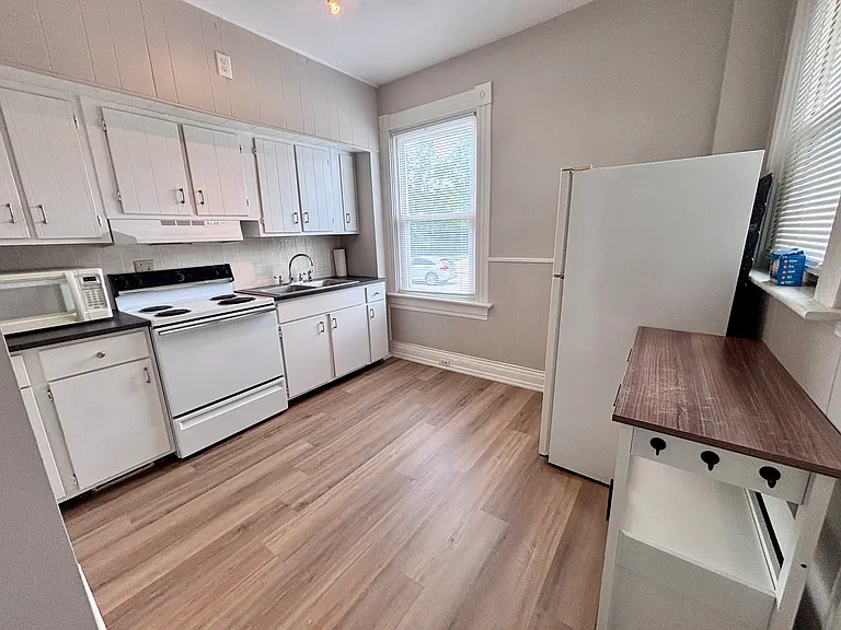 4822 Oak St #1 — Photo 6