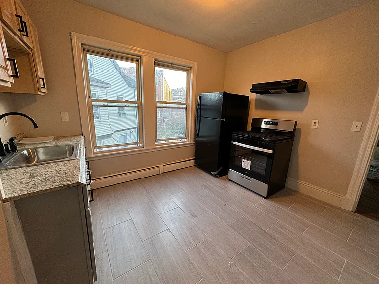 4 Otisfield St #2 — Photo 17