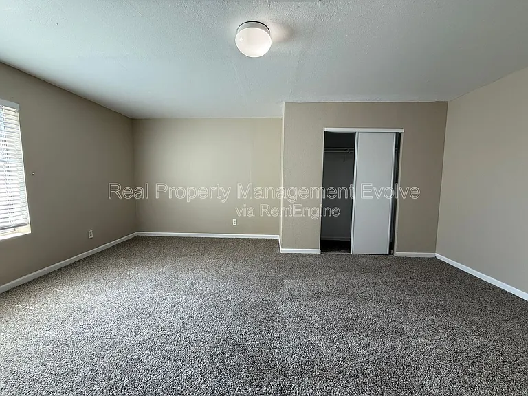 2950 E Mobile Ln — Photo 12