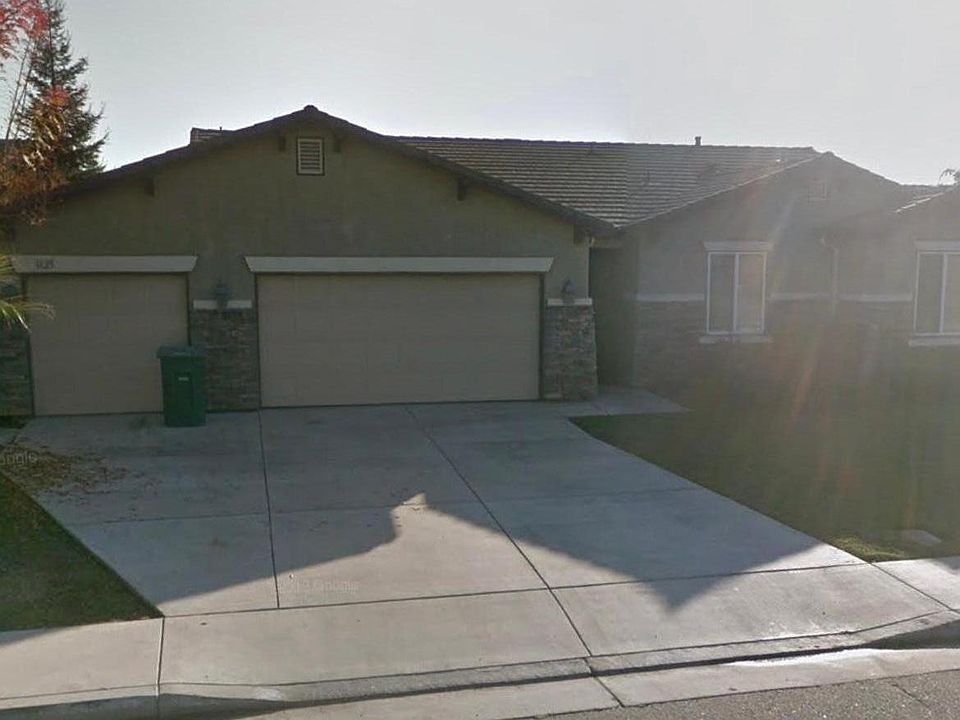 1st image of 3825 E Cambridge Ave