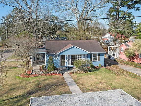 3 car off-street parking in front, additional spot on the side in front of garage