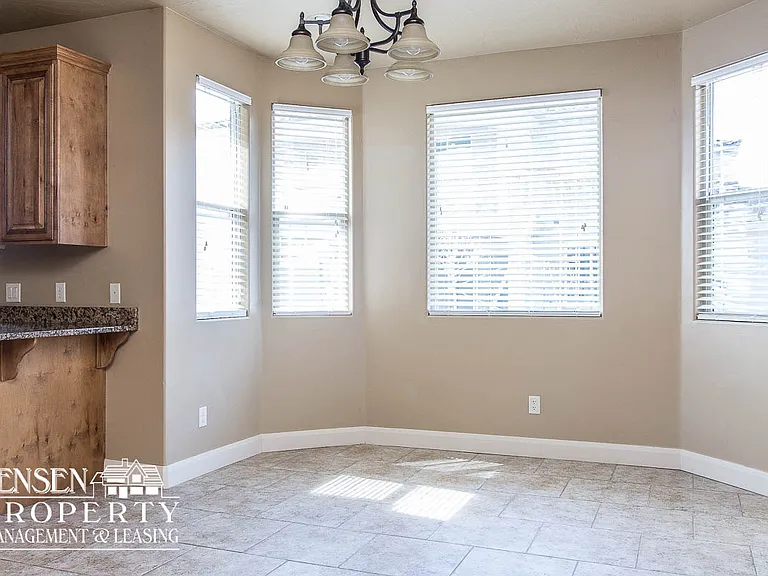 2570 S Songbird Cir — Photo 20