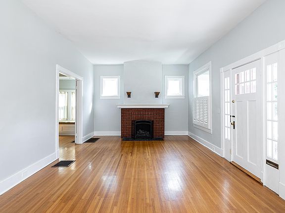 5th image of 1839 Deer Park Ave