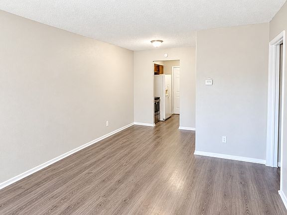 4th image of 712 Redbird Dr