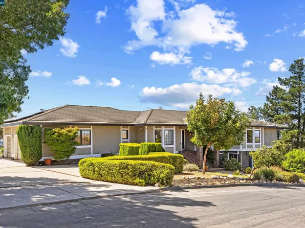 840 Ridge Dr, Concord, CA 94518