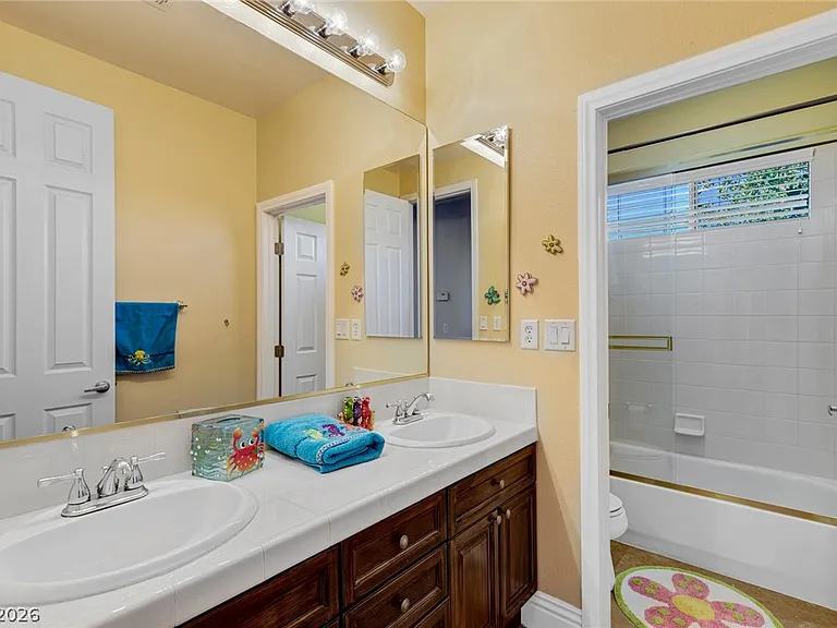 724 Pinnacle Heights Ln — Photo 45