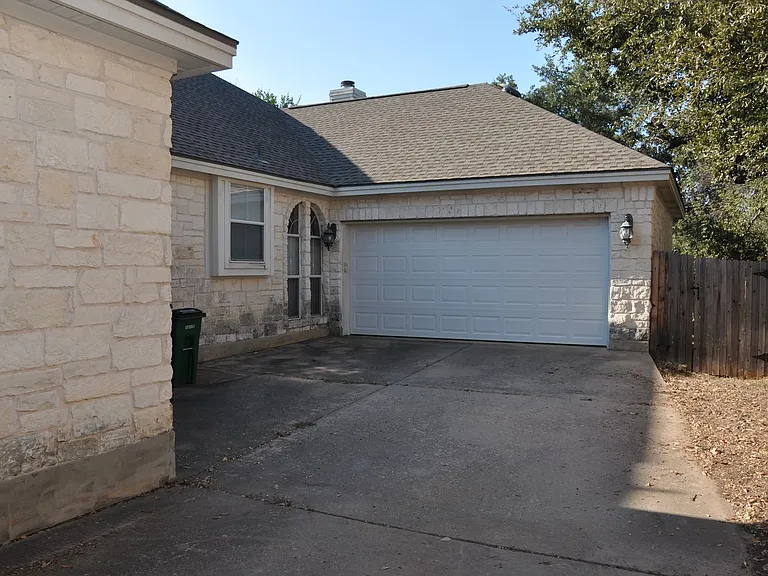 16616 Dalmahoy Dr — Photo 32