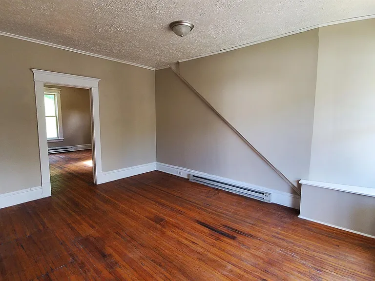 1509 Highland Ave — Photo 3