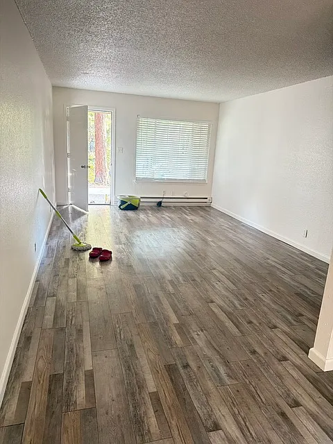 2 bed, 900 sqft, $2,600 — Photo 2