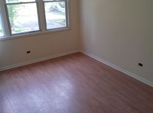 8456 S Burnham Ave, Chicago, IL 60617