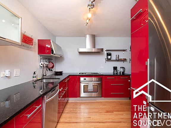 2nd image of 1610 N Larrabee St #1E