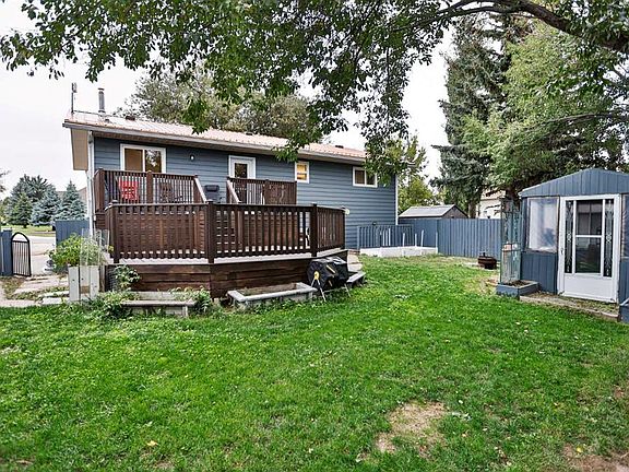 3rd image of 136 NW Aspen Way