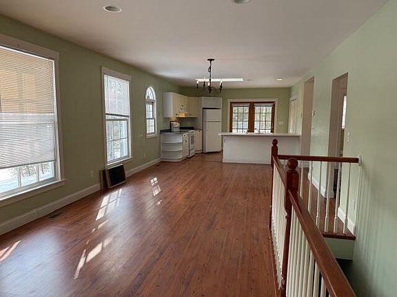 4th image of 24 Jason Circle