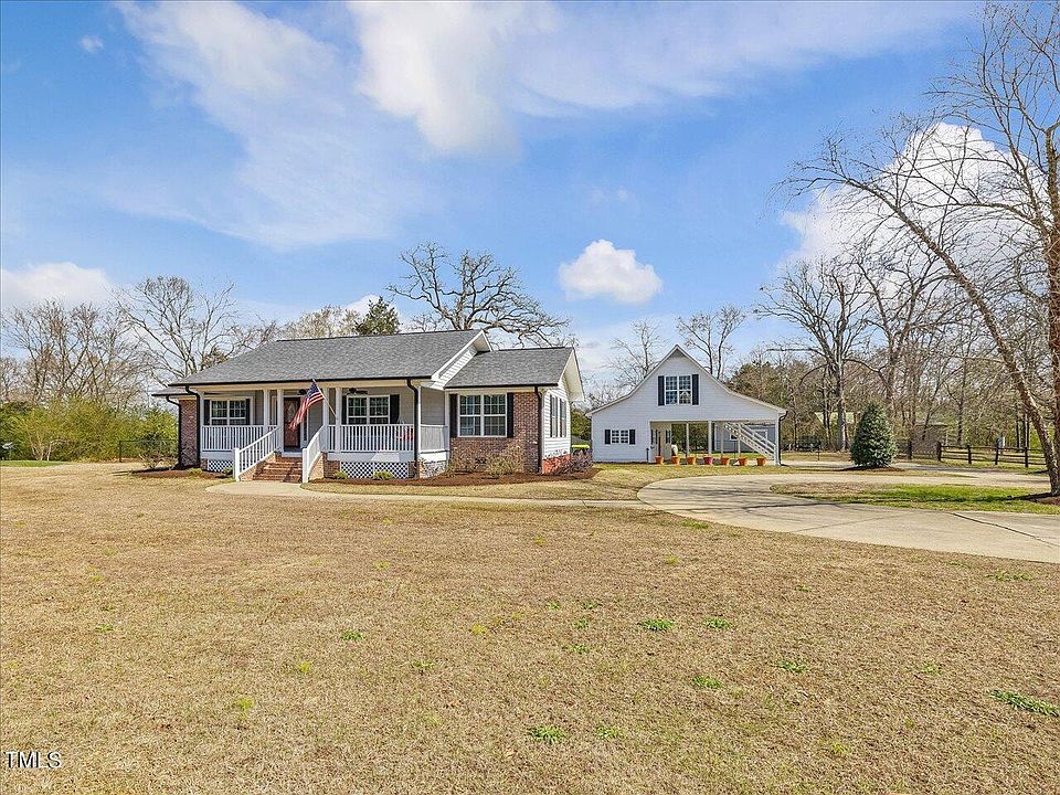 1365 N Main St, Goldston, NC 27252 Zillow