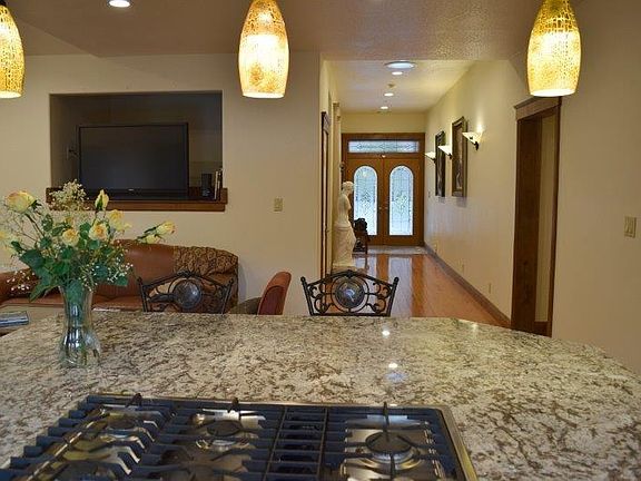 3rd image of 636 Ashland Creek Dr