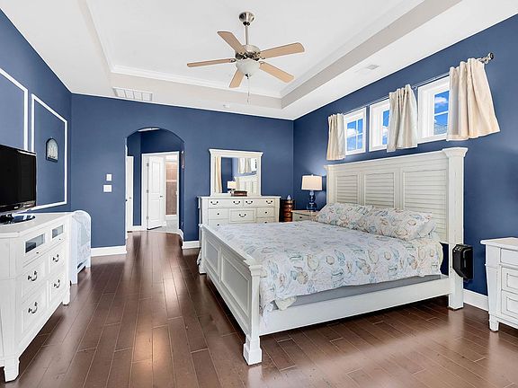 5th image of 301 Babylon Pine Dr.