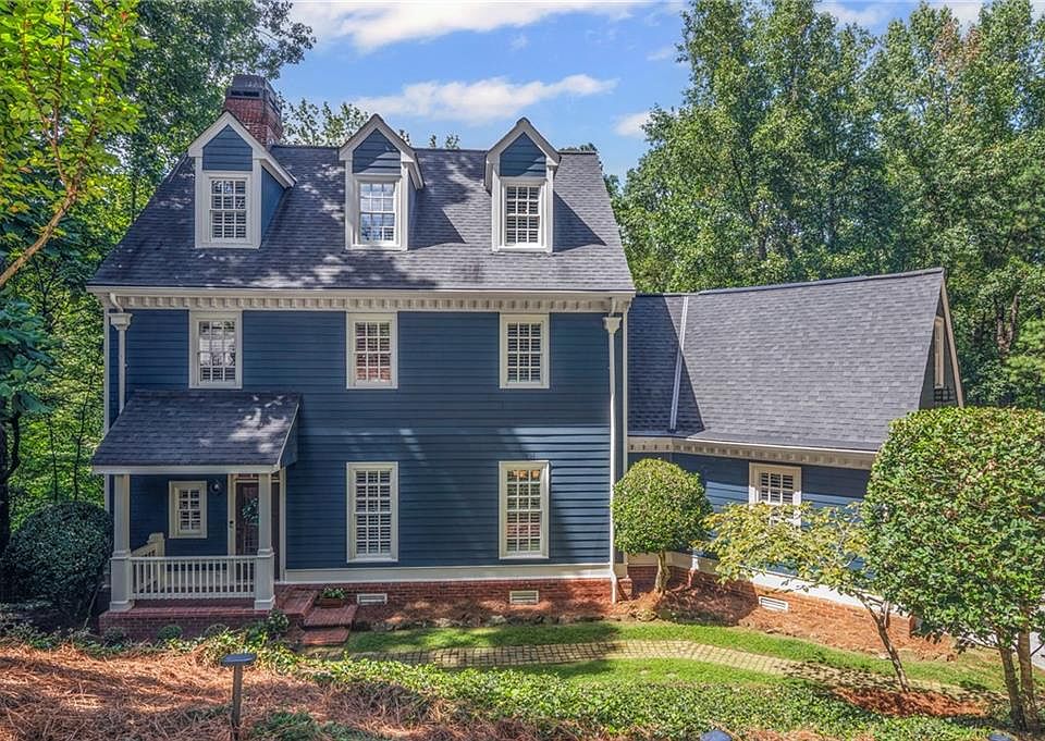 1st image of 3616 Hampstead Ln NE