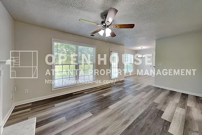 1151 Paiute Ct — Photo 3